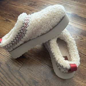 NWOT UGG Tazz Slipper Heritage Braid, women’s size 9